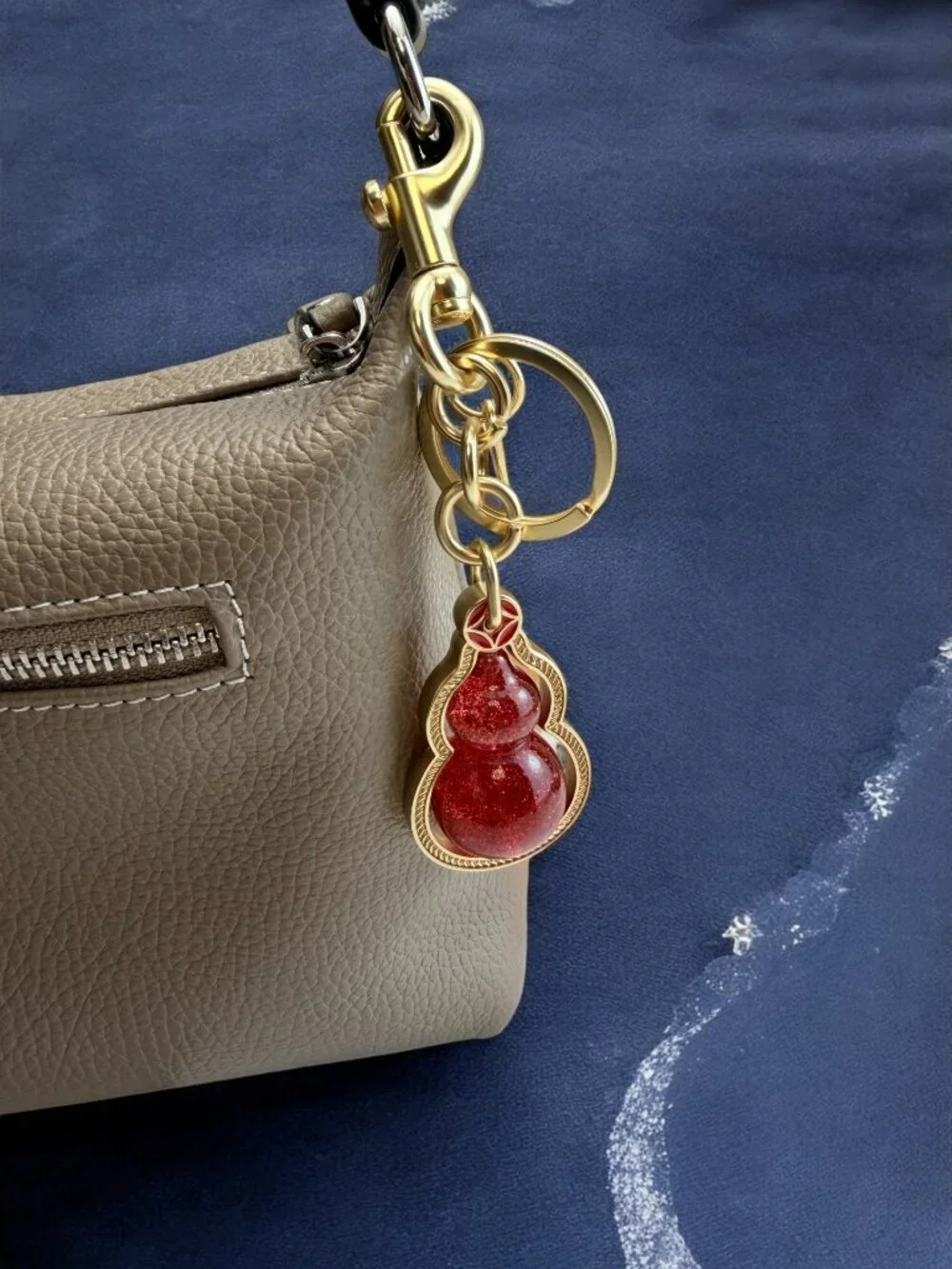 🌸Coach Elegant Red and Gold Keychain